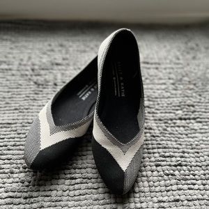 Kelly and Katie Fronzie flat size 8.5 black, gray, white pattern